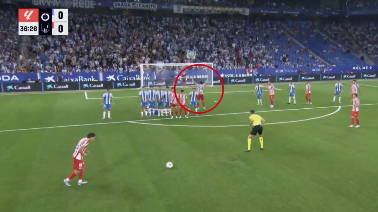 La nueva treta contra el portero del Cholo en las faltas que salió perfecta en el golazo de Julián