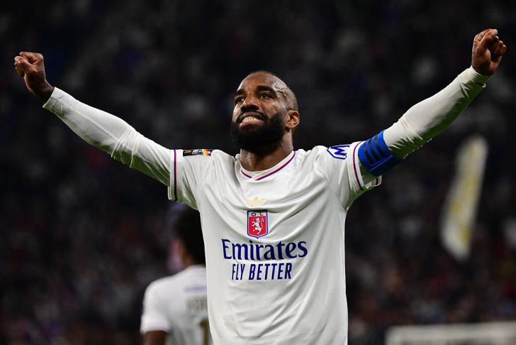Lacazette fichar por Neom Sports