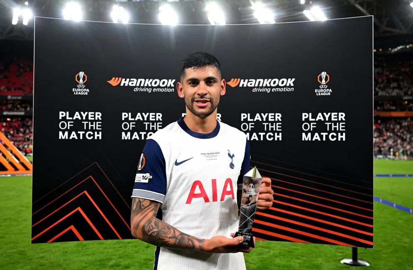 'Cuti' Romero, MVP de la final entre el Tottenham y el Manchester United.