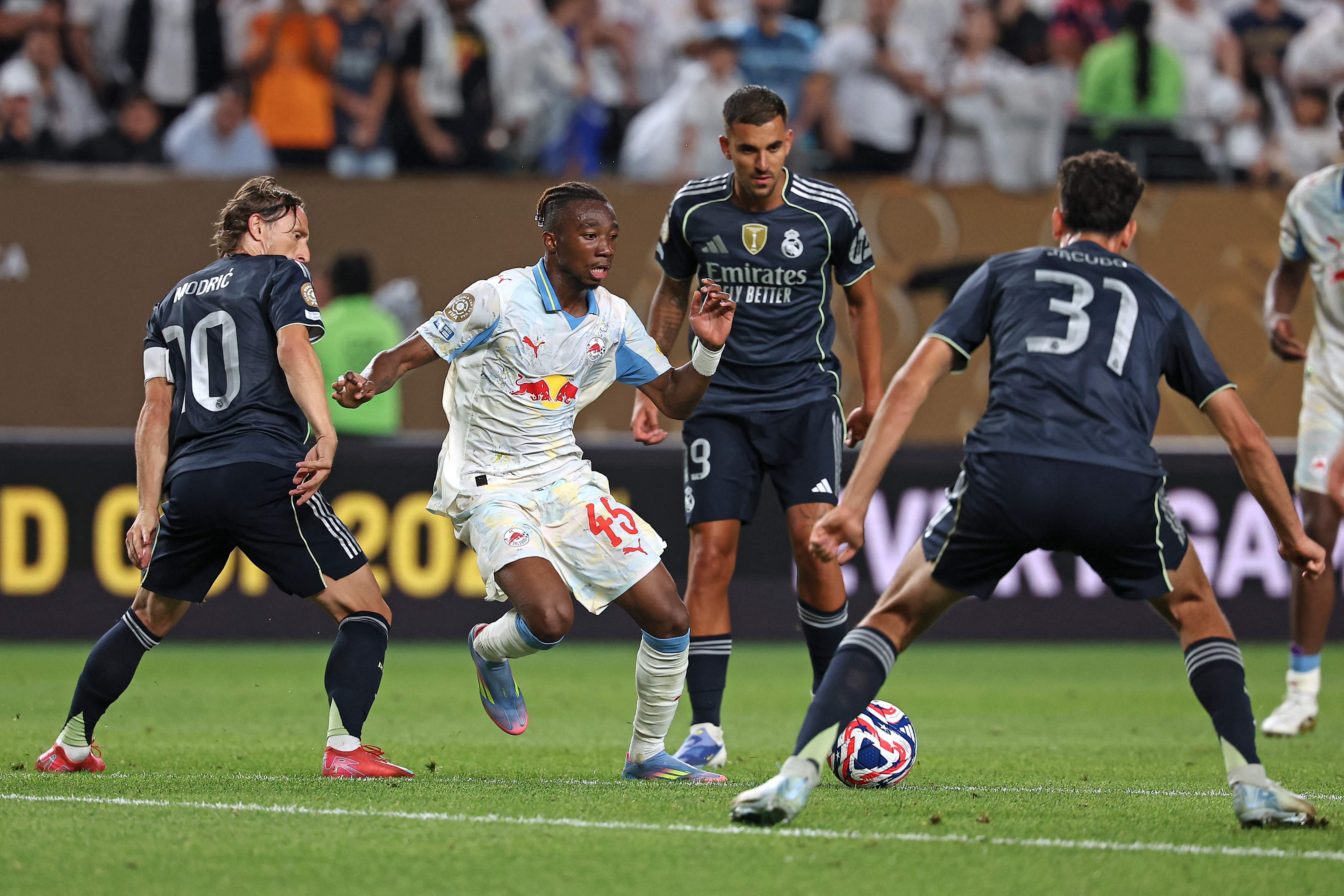 Dorgeles Nene entre Modric, Ceballos y Jacobo