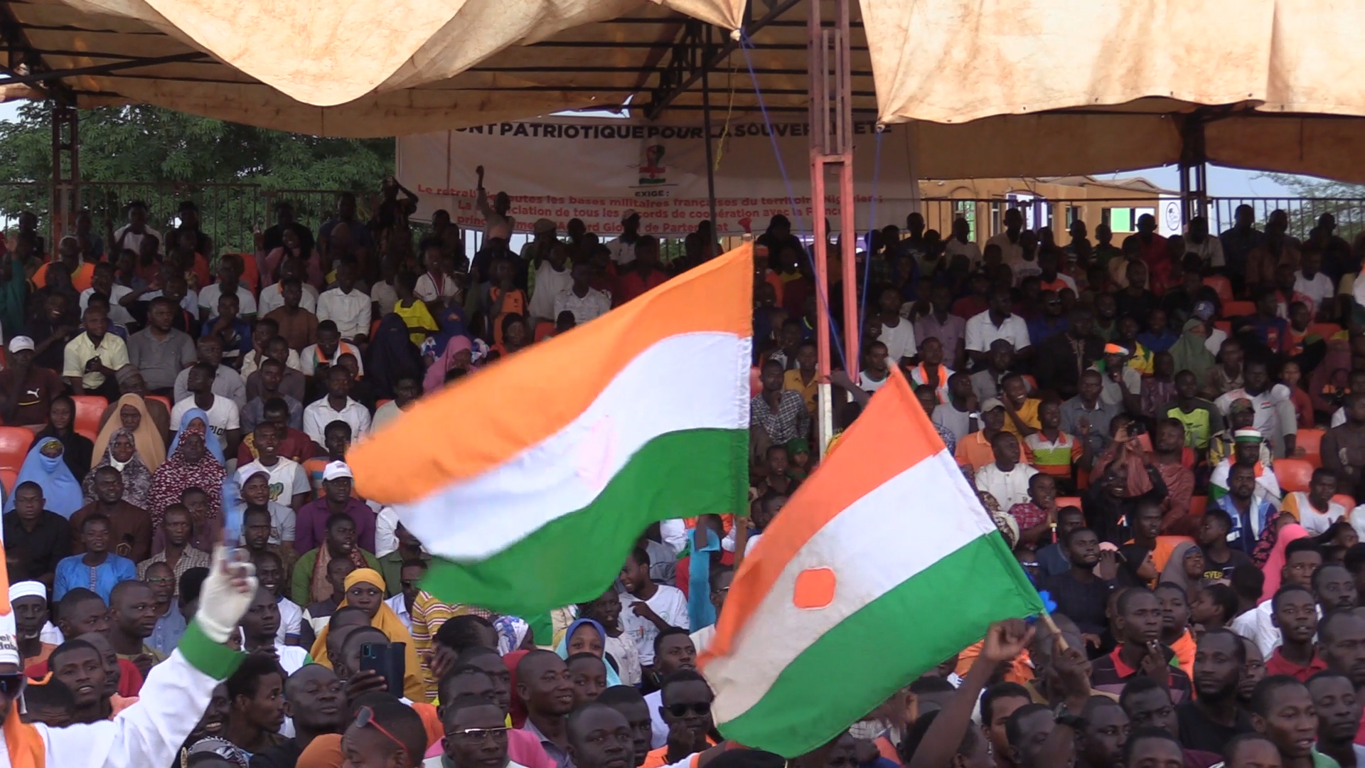 Kémi Séba à Niamey pour soutenir le Cnsp et le peuple nigérien dans son