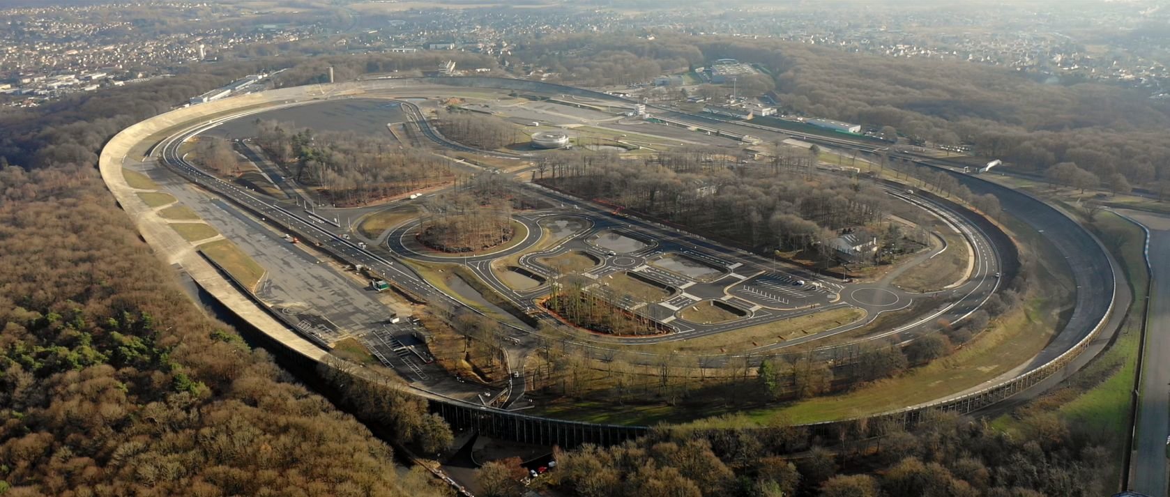 Circuit mythique et centre dessais lautodrome de Linas Montlhéry