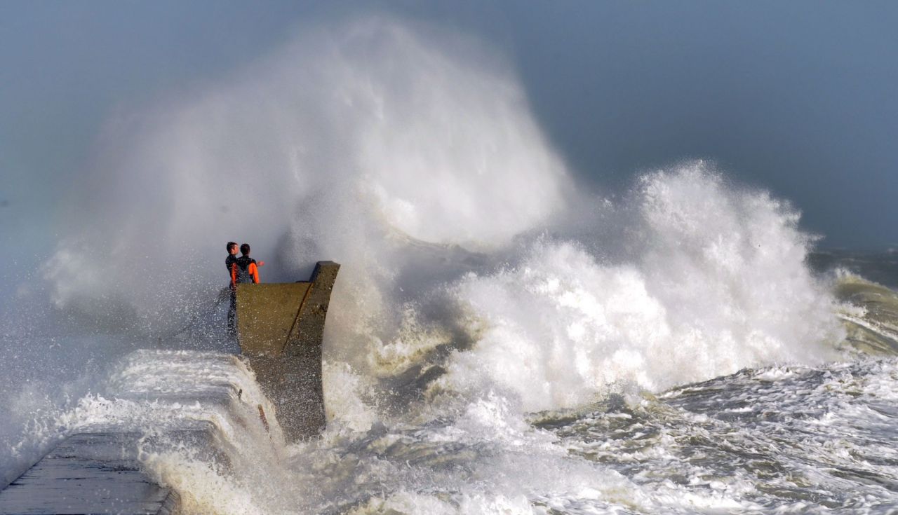 EN IMAGES Tempête vent fort et grosses vagues dans le Nord Ouest