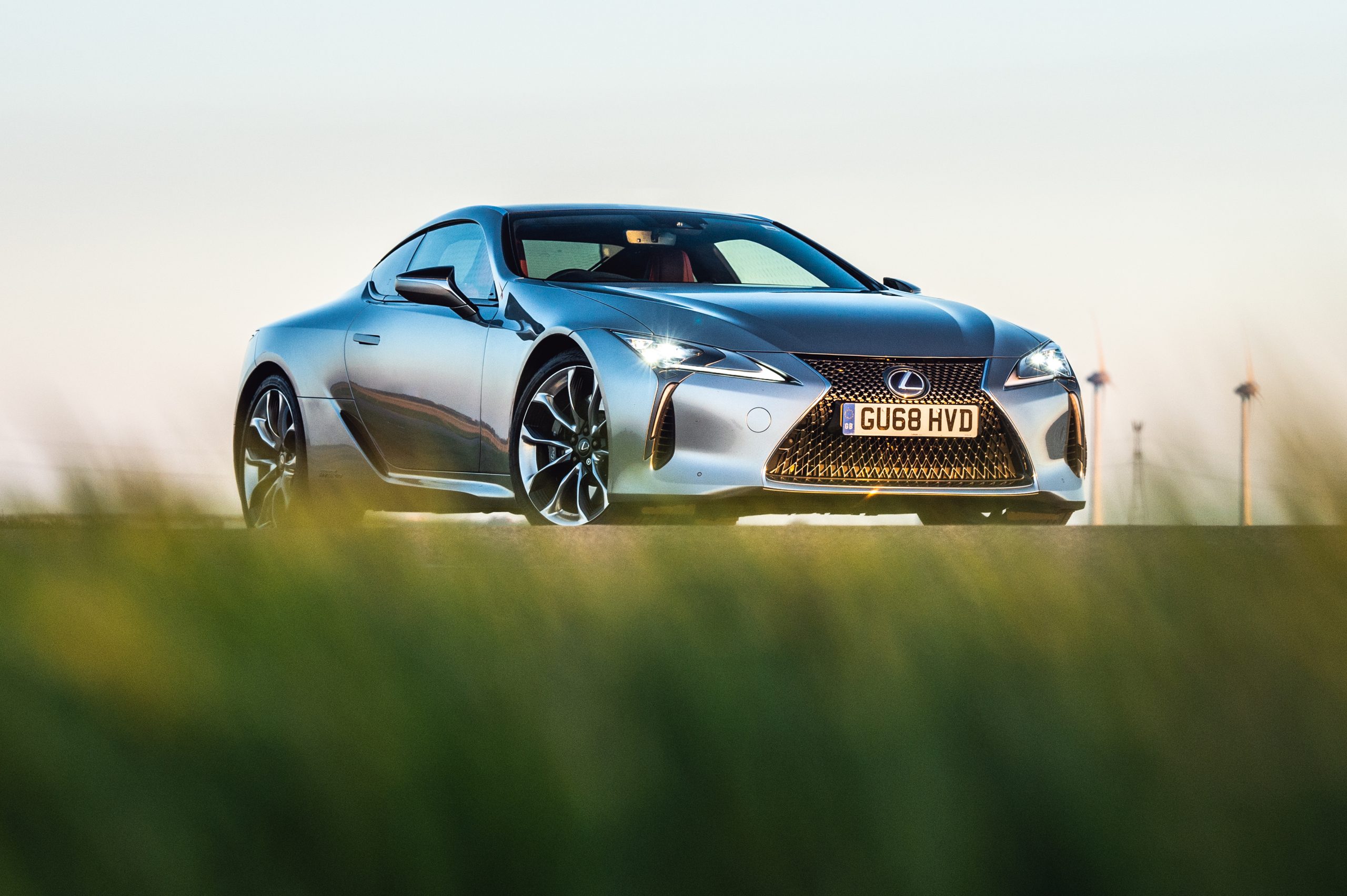 kuro。 レクサス LC 500EDGE . レクサス LM 500h This is what the Lexus LC 500h will set you back in South Africa