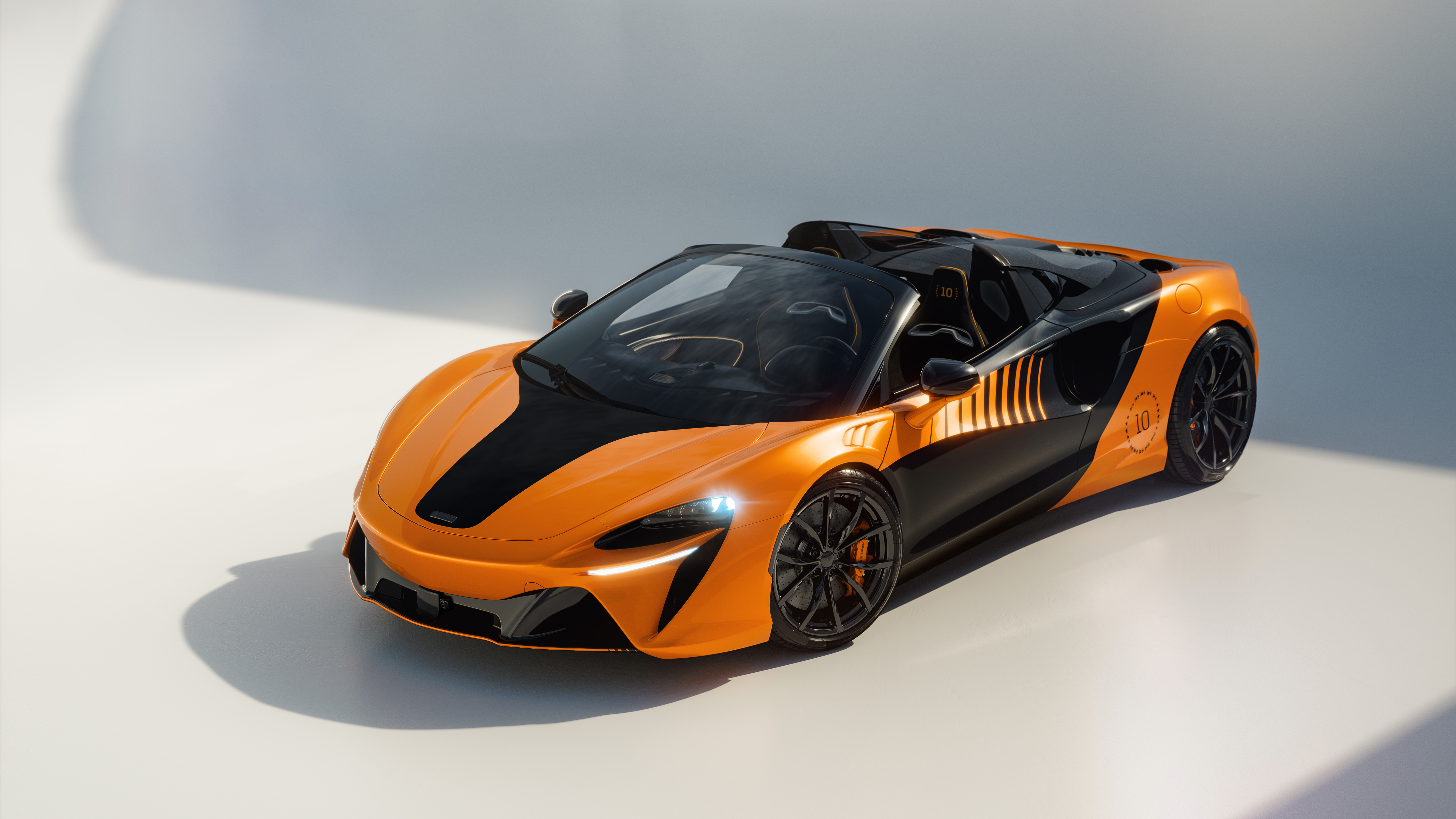 New Artura Spider Edition honours McLaren's F1 success