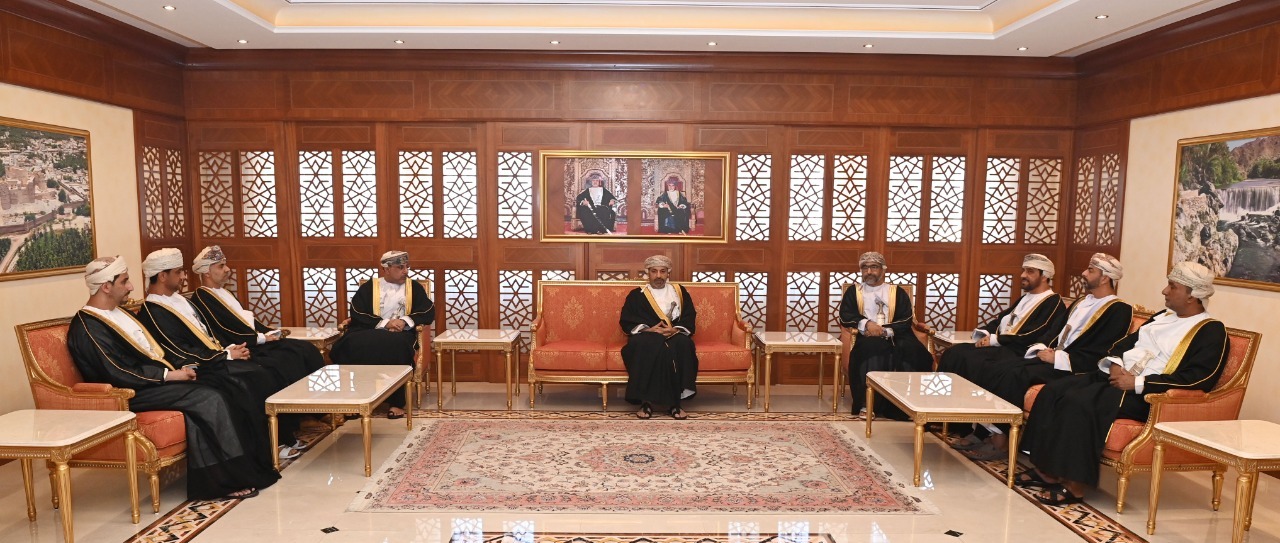 بالصور: عدد من أصحاب السعادة المحافظين يؤدون قسم اليمين