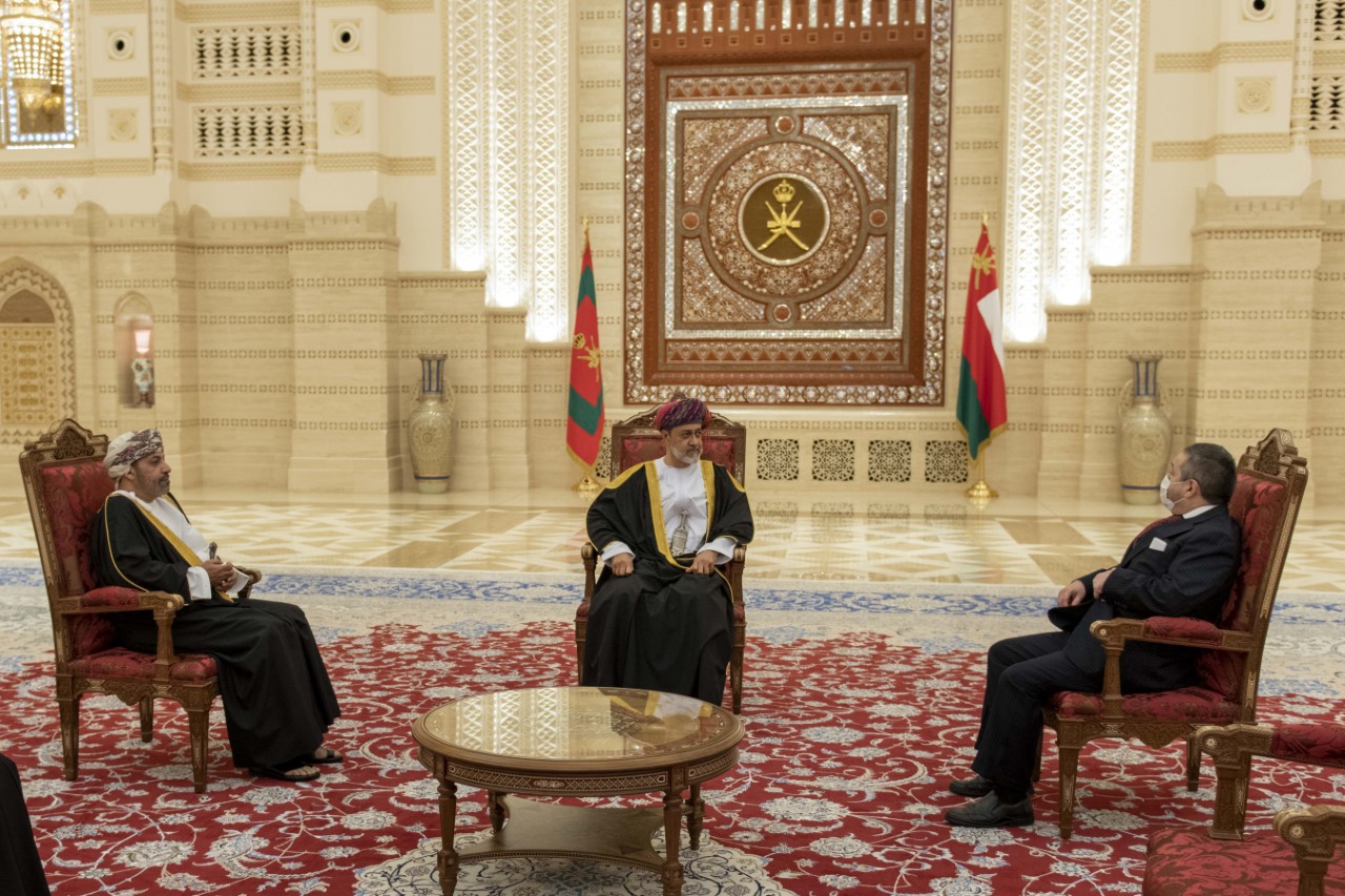 بالصور: جلالة السلطان يتقبل أوراق اعتماد عدد من السفراء