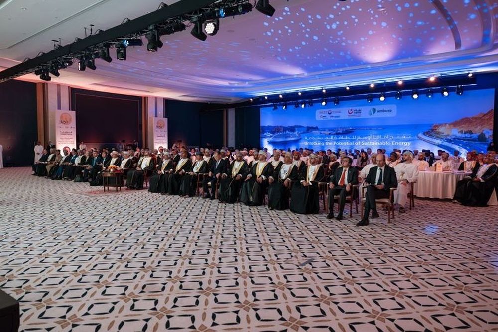 سمو السيّد بلعرب يفتتح أكبر محطات الطاقة الشمسية في سلطنة عُمان