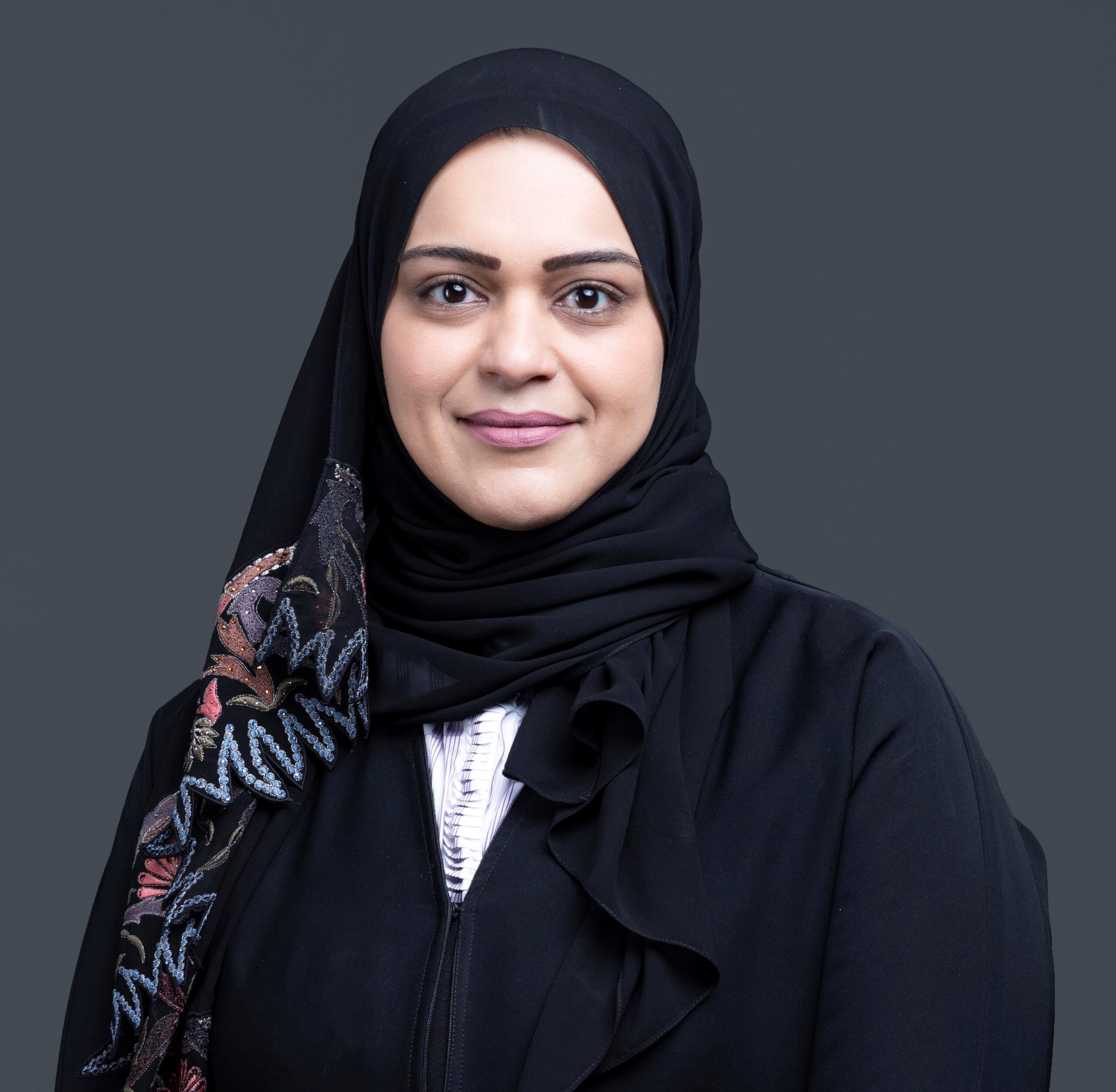 بنك مسقط يفتخر بإنجازات المرأة العُمانية ومساهمتها في إنجاح وتقدم مسيرة البنك