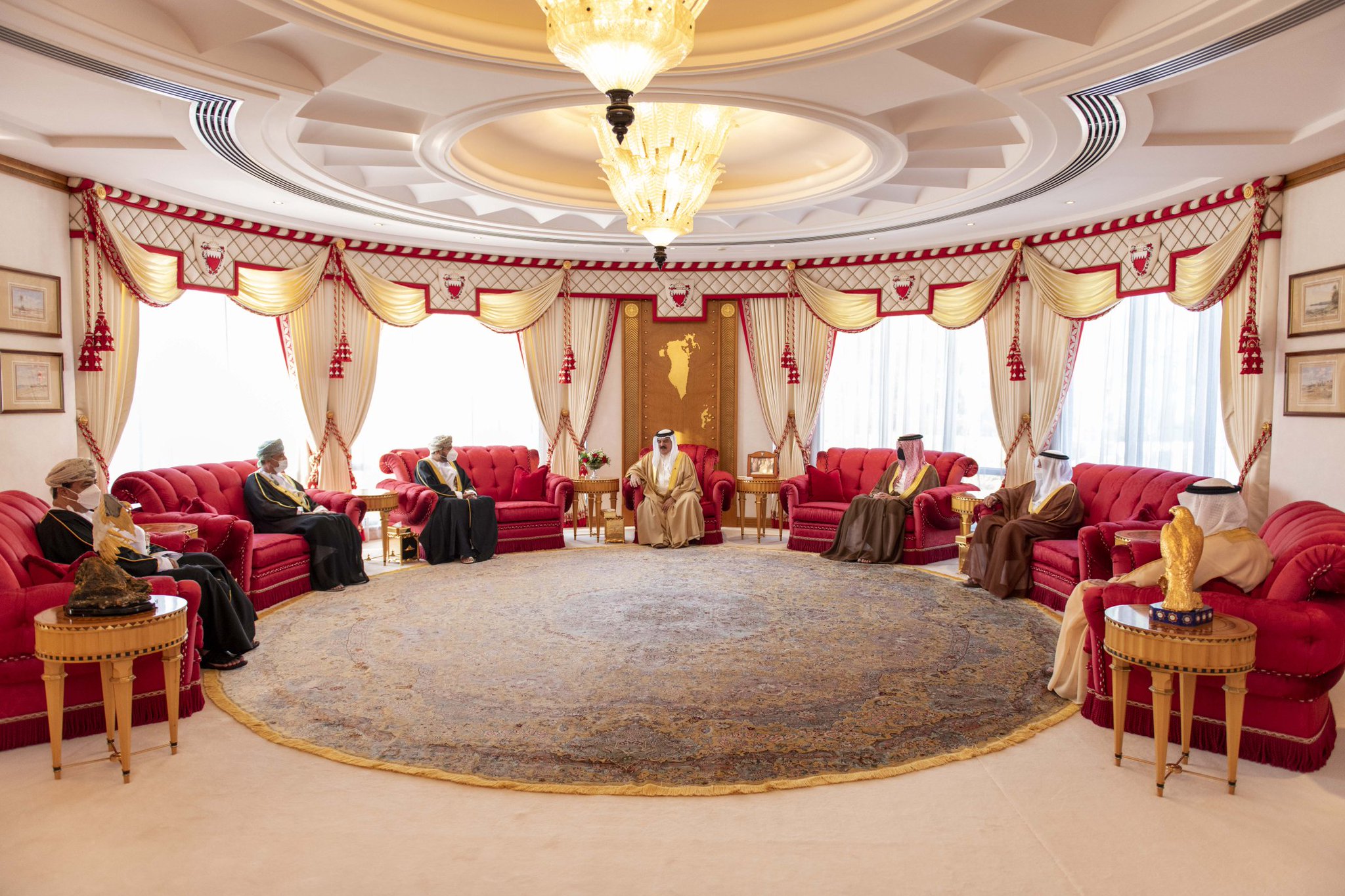 بتكليف سامٍ: سمو السيد فاتك بن فهر يتوجه إلى البحرين