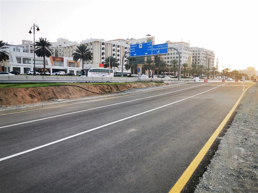 مسؤول في بلدية مسقط: سيكون هناك تحويل جزئي لحركة المرور في شارع السلطان قابوس