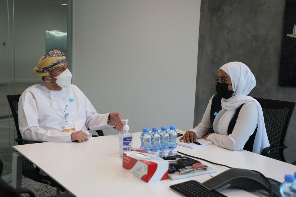 أطفال يقضون يوم عمل برفقة المديرين التنفيذيين لعمانتل