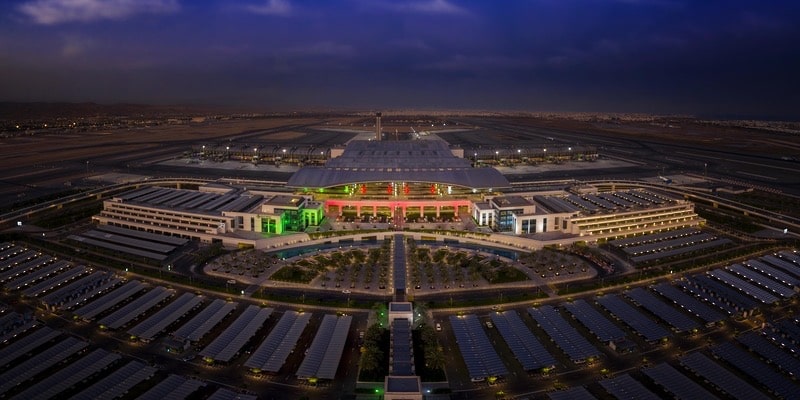 مطار مسقط الدولي الأول عالميًا في معايير الأداء