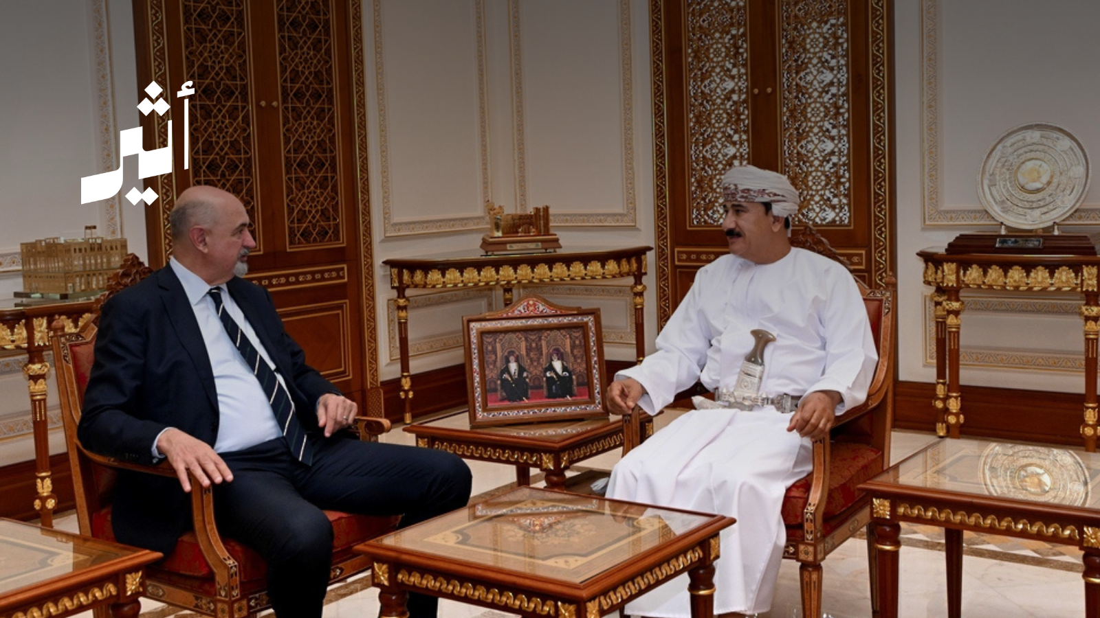 خلال لقائه بالنعماني: السفير الأسترالي يشيد بالجهود الدبلوماسية العُمانية