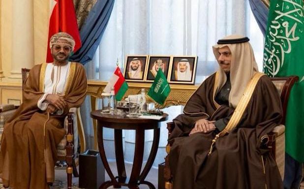 السيد بدر يلتقي نظيره السعودي في الرياض