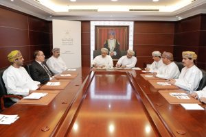 أحدهما يحمل صورة قديمة لمسقط والآخر عن سلطان زنجبار: تدشين طابعين بريديين جديدين