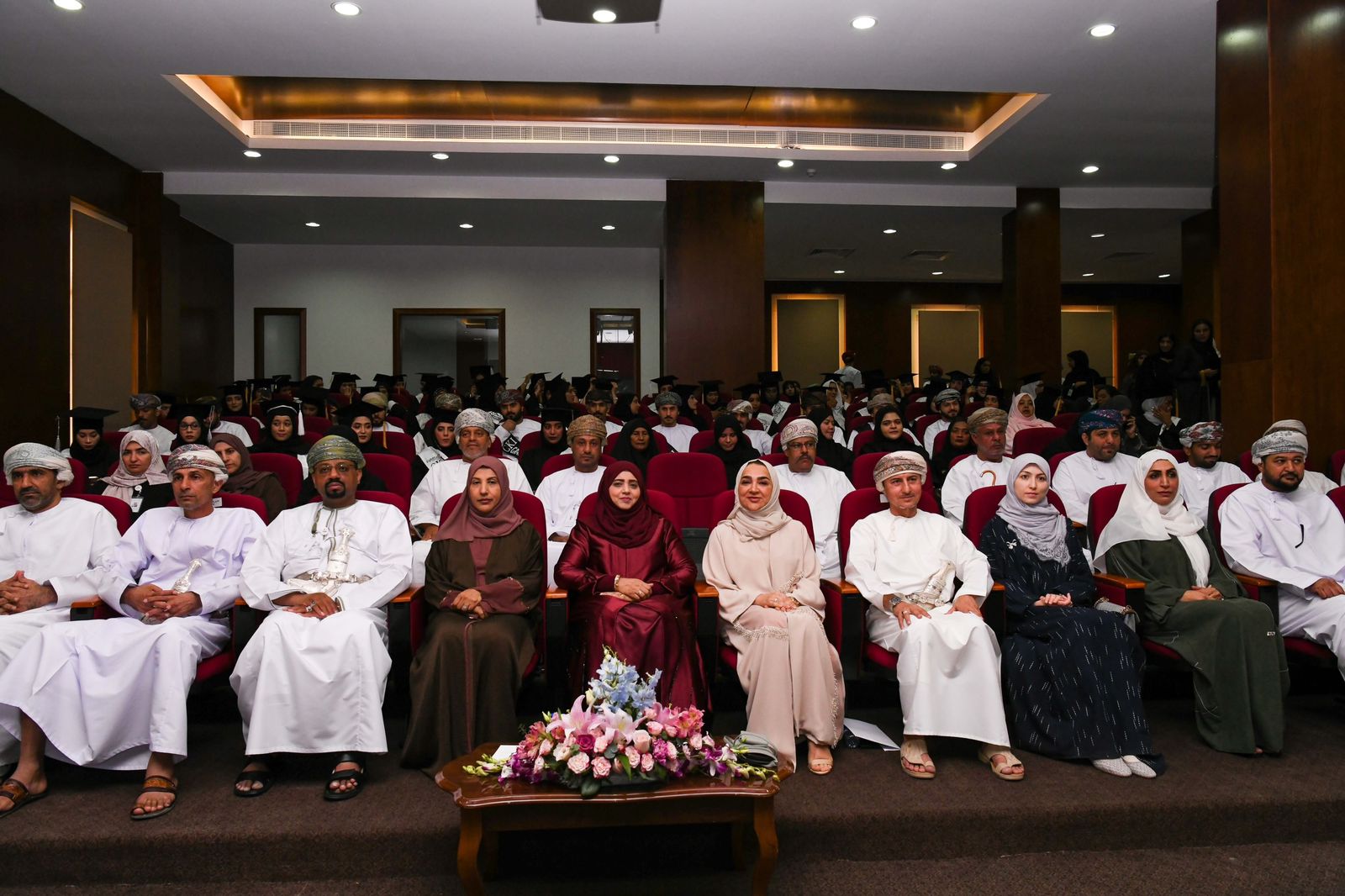 دار العطاء تحتفي بتخريج 95 خريجًا وخريجة