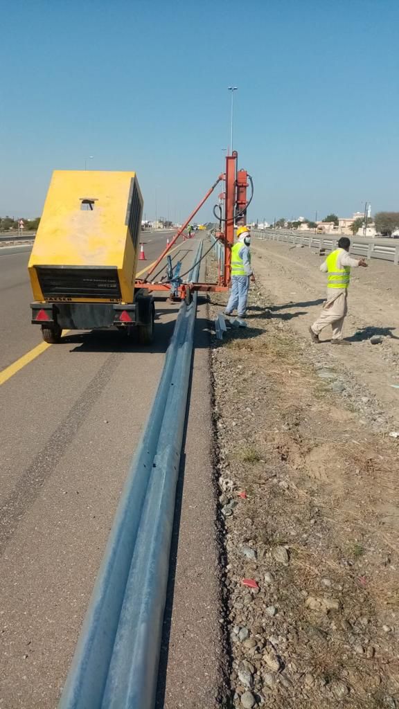 بعد رصد استفسارات عنها: النقل توضح حول الحواجز الحديدية