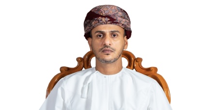 السلطنة تنفذ خططًا للاستثمار في الطاقة النظيفة والمتجددة