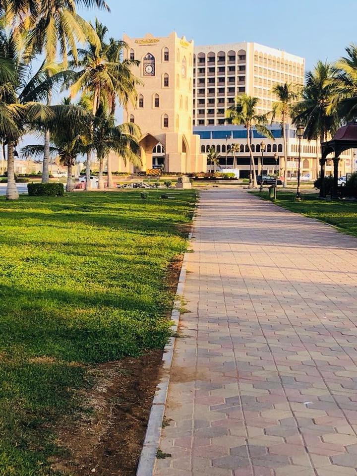 قصة لأستاذ أردني في صلالة: محفظتي والطفل العماني