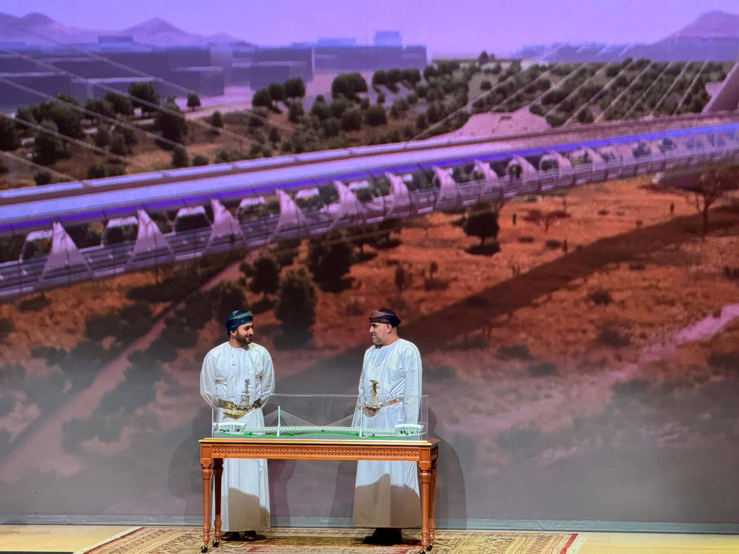 منها الإعلان عن شارع سنغافورة؛ التوقيع على أكثر من 40 اتفاقية لمدينة السلطان هيثم