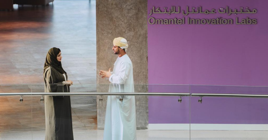 تدشين مختبرات عمانتل للابتكار