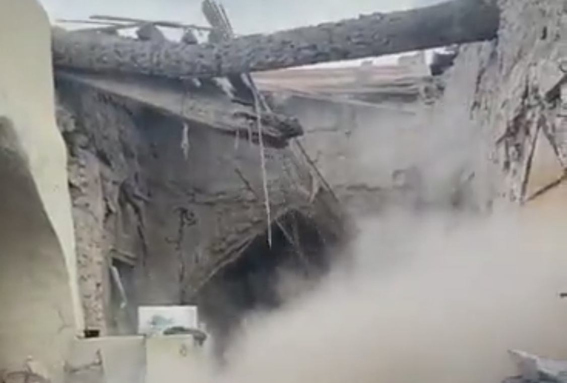 انهيار جزء من سوق في نزوى يعود إلى زمن اليعاربة