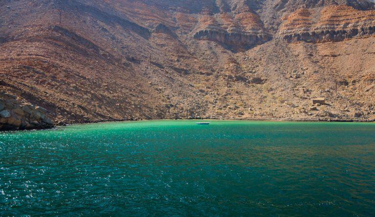 أفضل 5 شواطئ عمانية في تقرير جديد