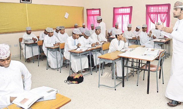 د. رجب العويسي يكتب: هل سيؤدي الاعتداء على التاريخ العُماني إلى إعادة إنتاجه في المناهج الدراسية؟