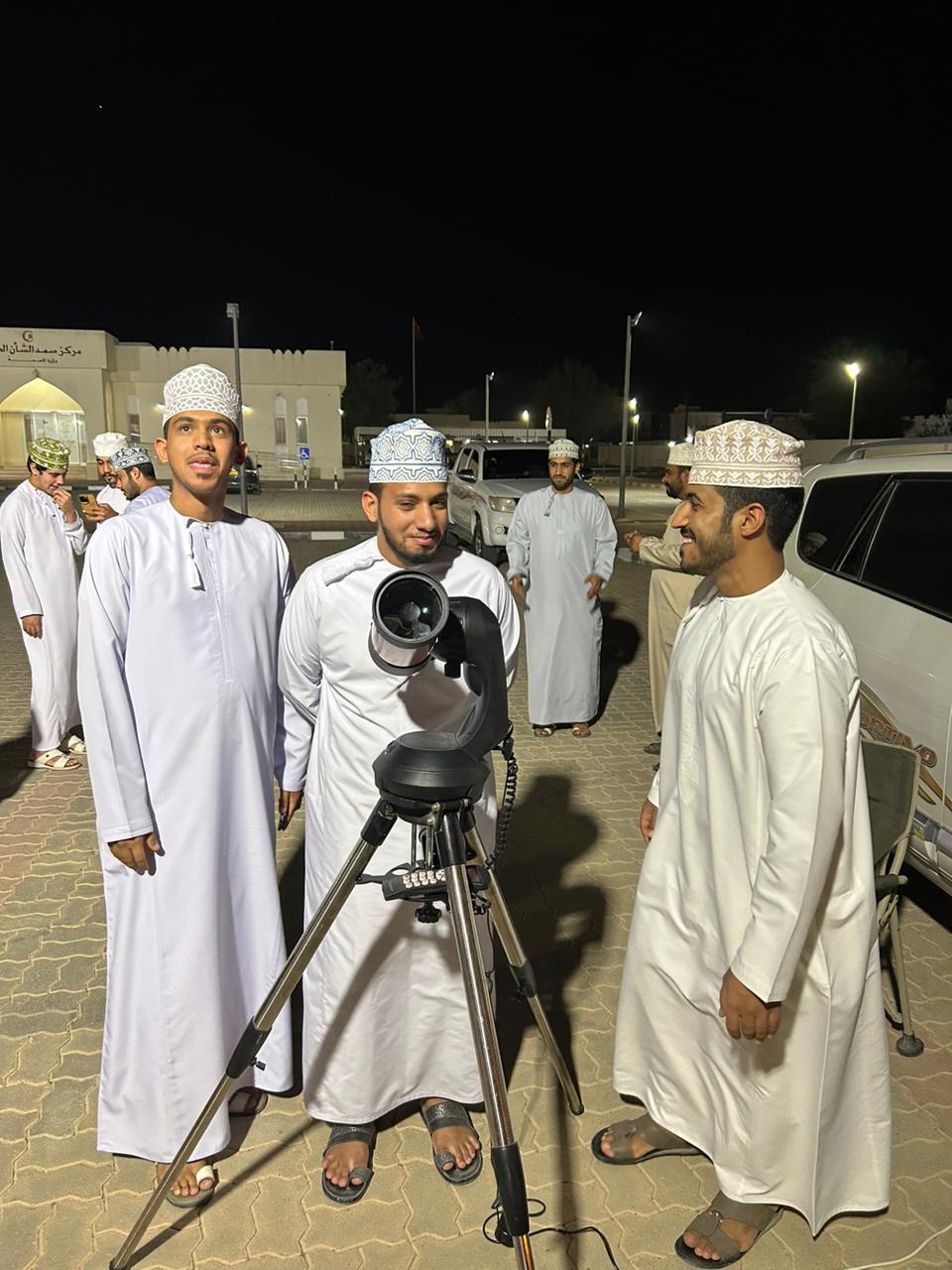 بالصور: رصد للقمر أثناء خسوفه “شبه الظل”