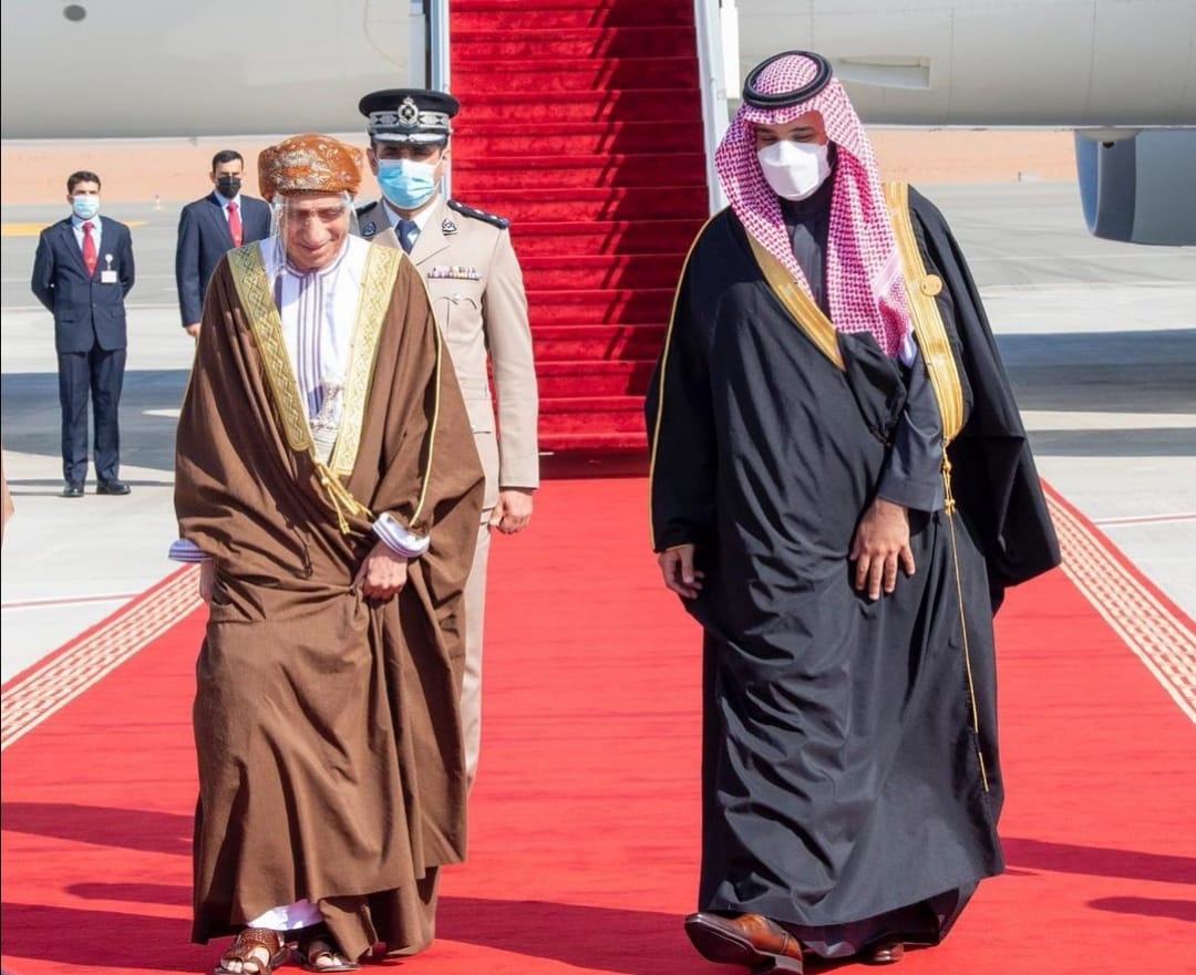 سمو السيد فهد بن محمود يصل السعودية ويدلي ببيان