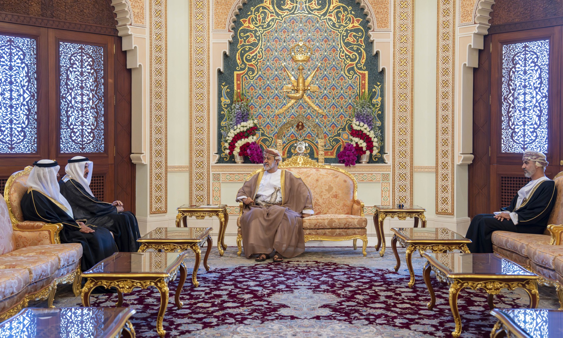 بالصور: جلالة السلطان يستقبل رئيس المجلس الوطني الاتحادي الإماراتي