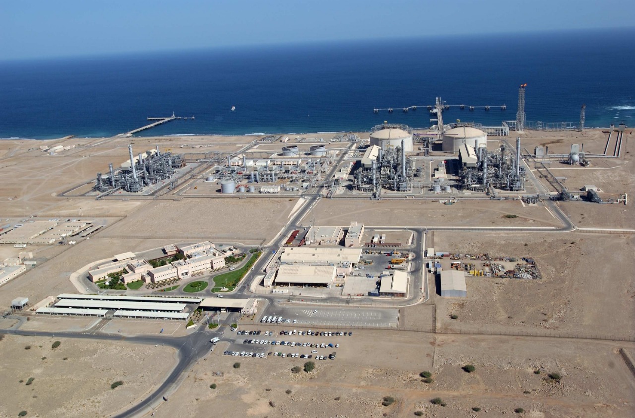 العمانية للغاز الطبيعي المسال تحقق إنجازًا جديدًا