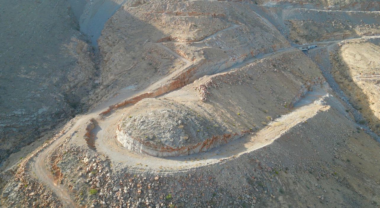 أكثر من 20 عامًا وطريق سنت – الوادي الأعلى بين “العمل والتوقف”.. والمطالبات مستمرة