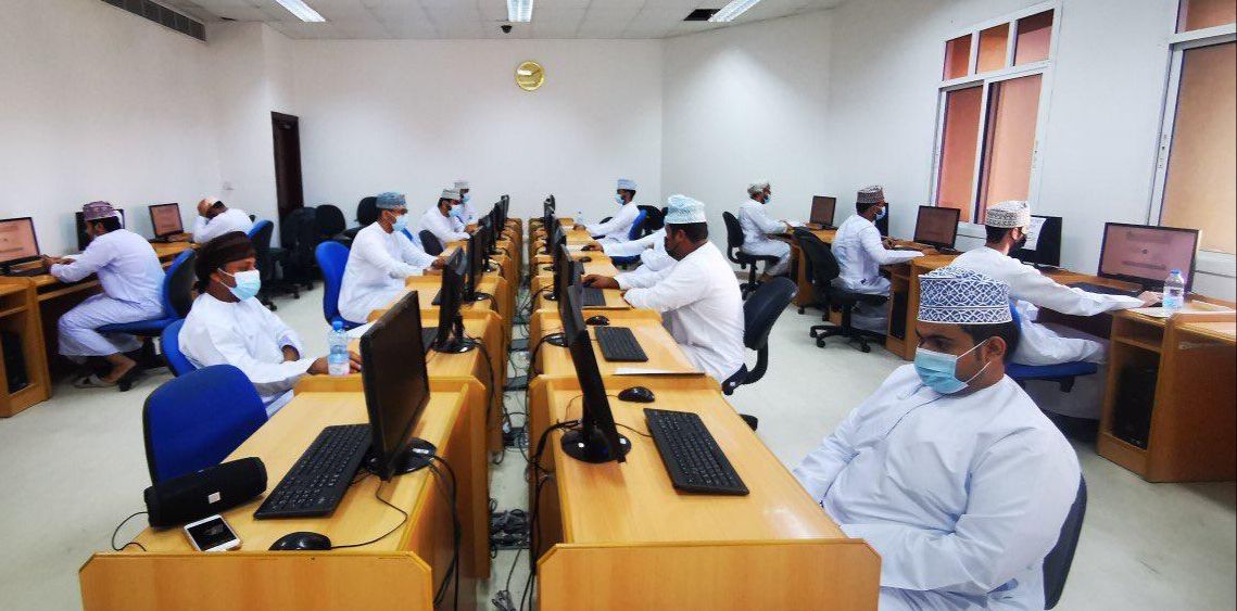 دعوة أكثر من 1400 شخص للتنافس على فرص وظيفية
