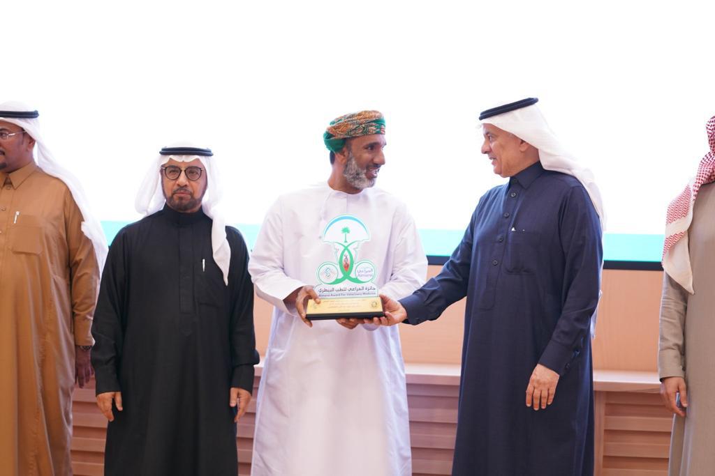 عماني أفضل طبيب بيطري في الخليج