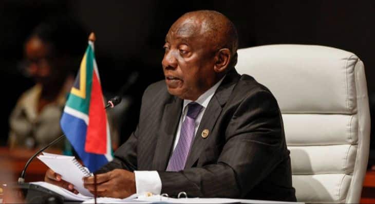 البرلمان العربي يمنح رئيس جنوب أفريقيا الوسام الدولي