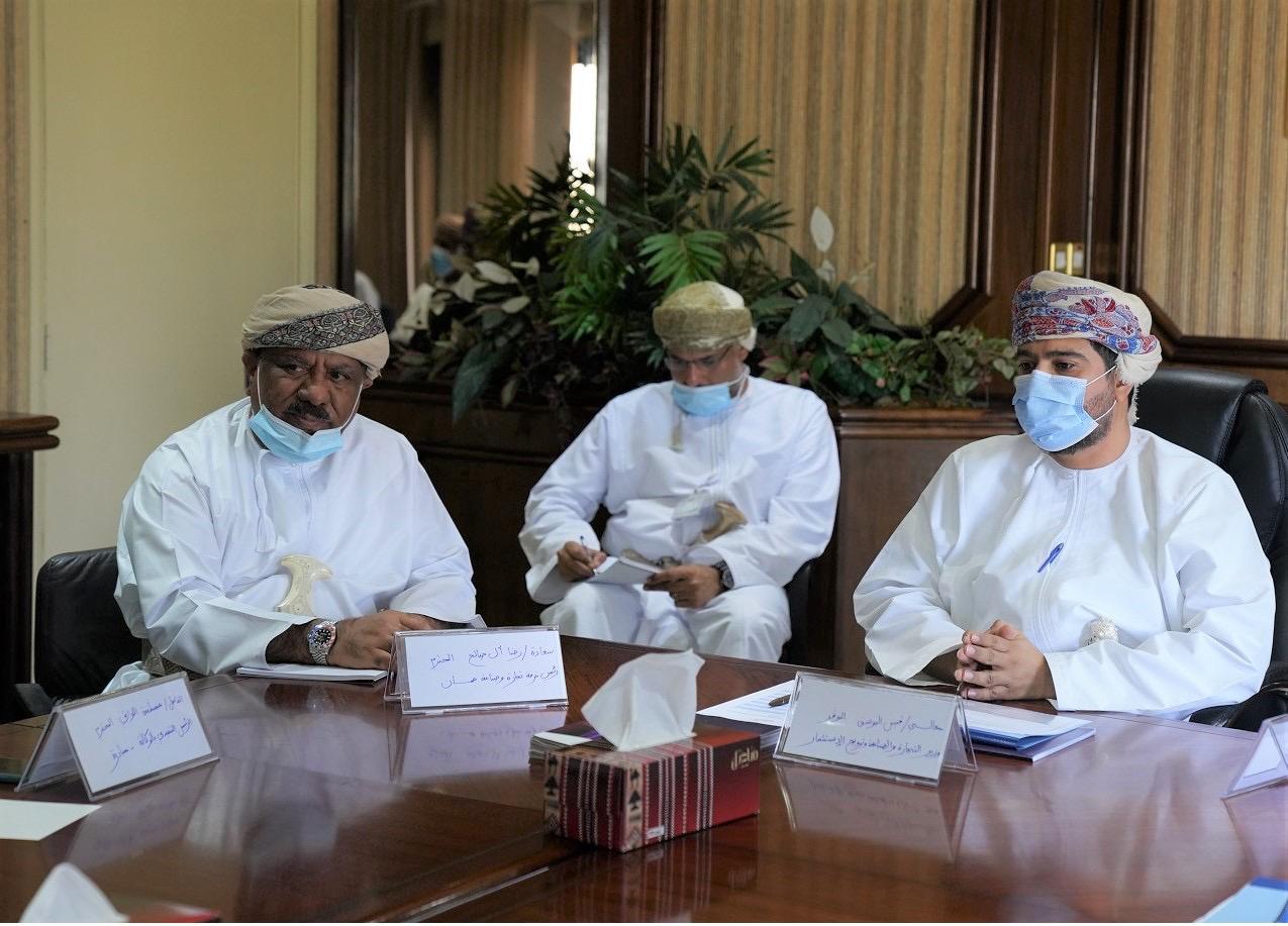 لقاء بين وزير التجارة والصناعيين