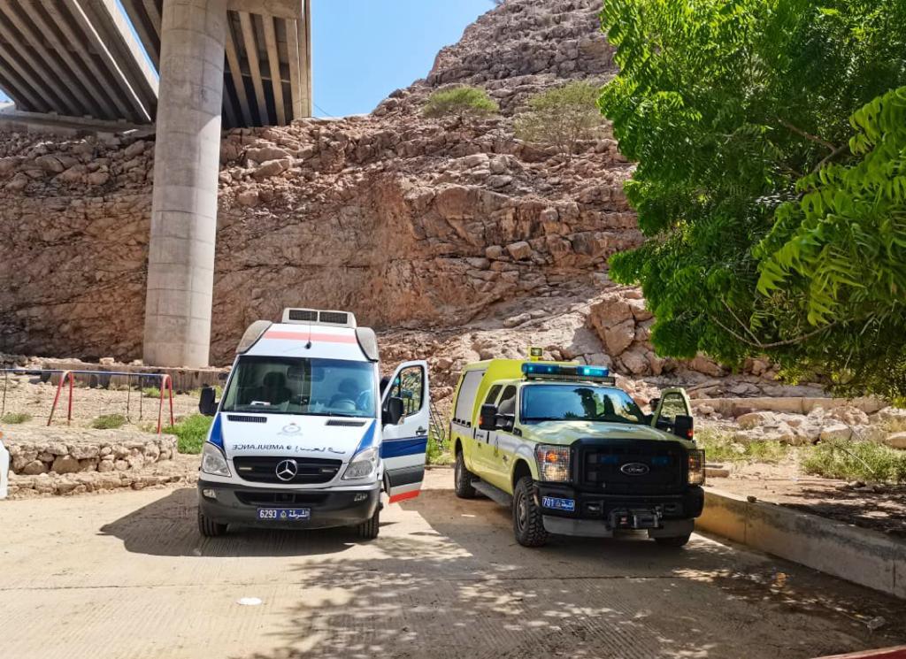 إصابة امرأة سقطت من جبل
