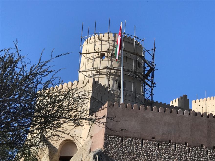 خطة منهجية لترميم قلعة ” نخل “