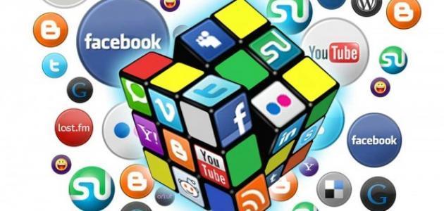 استطلاع عن استخدام العمانيين لتطبيقات التواصل الاجتماعي يكشف نتائج لافتة؛ إليك ملامح منها