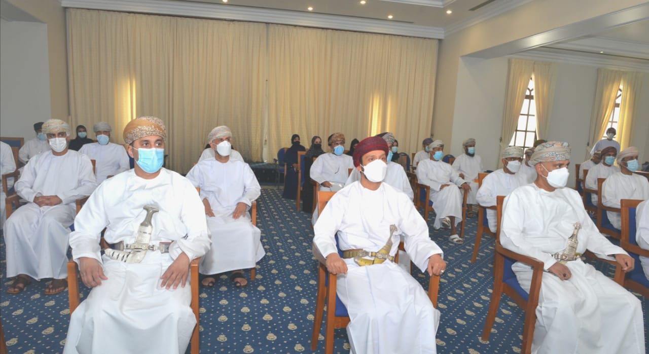 محافظة مسقط تستعد لتطبيق منظومة قياس الأداء الفردي الجديدة