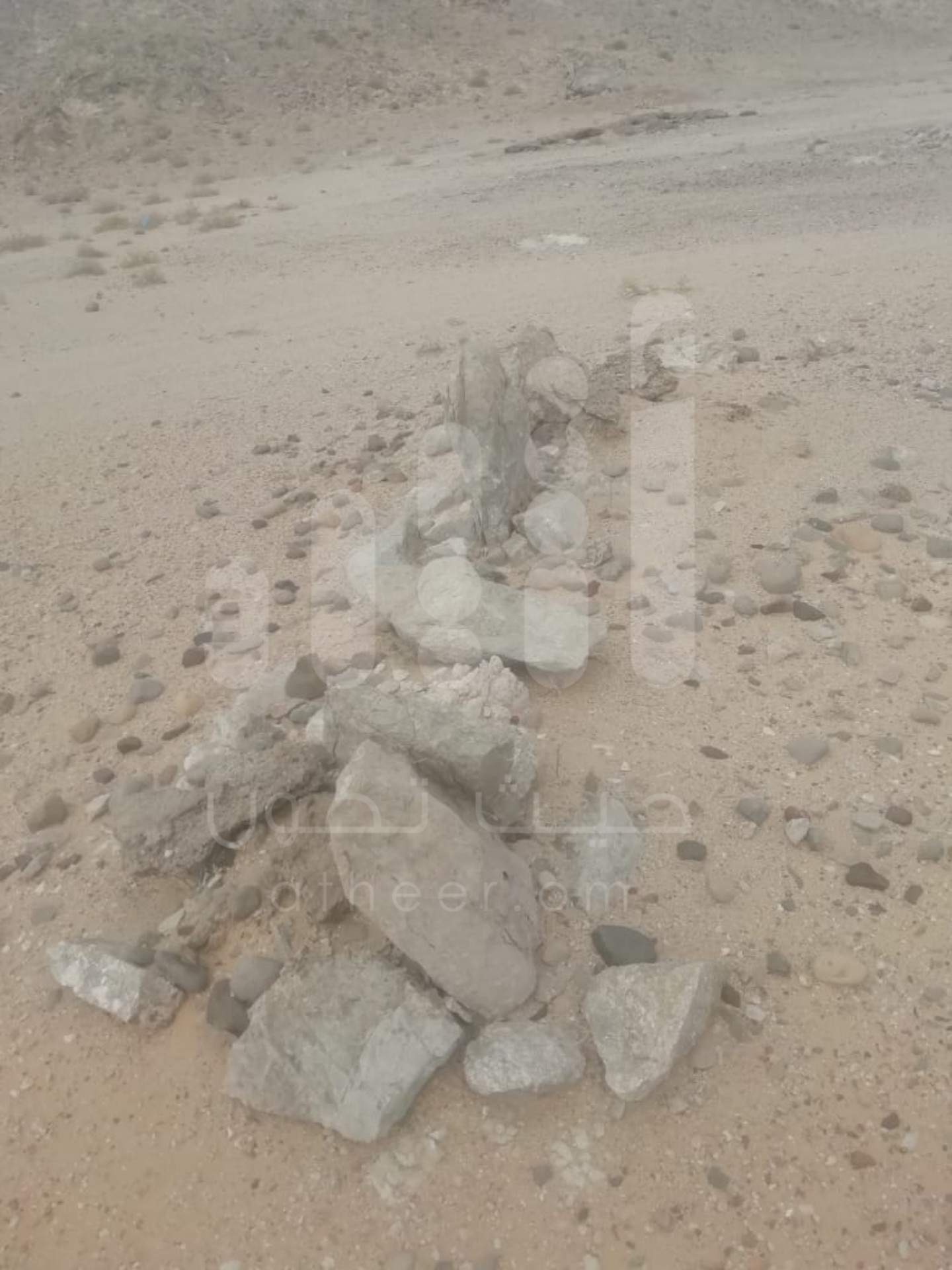 بالصور: مقابر في السلطنة لأناسٍ قيل بأنهم “خُسِف بهم”..وللعلم رأيٌ آخر