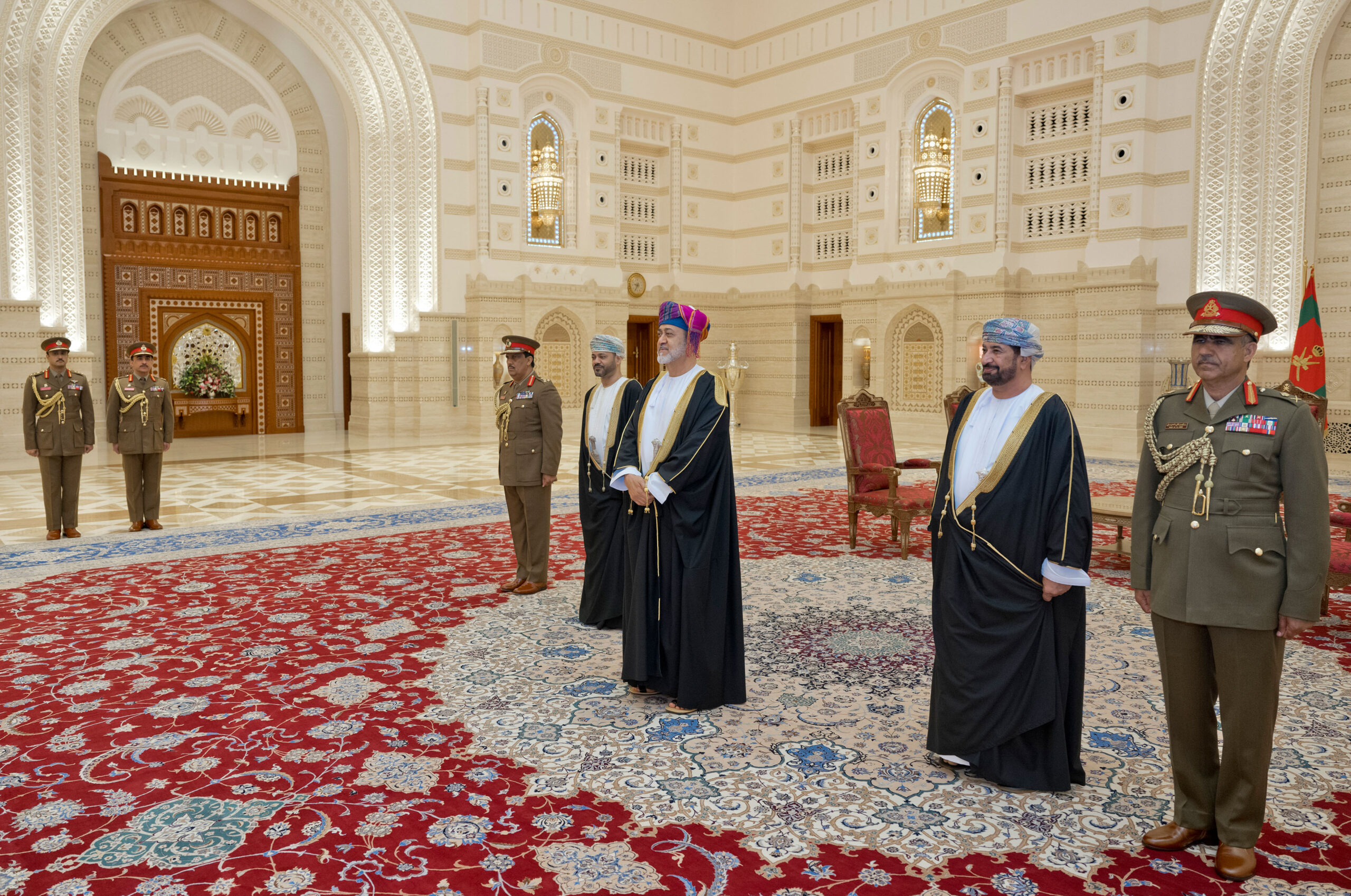 جلالة السلطان يتقبّل أوراق عدد من السفراء