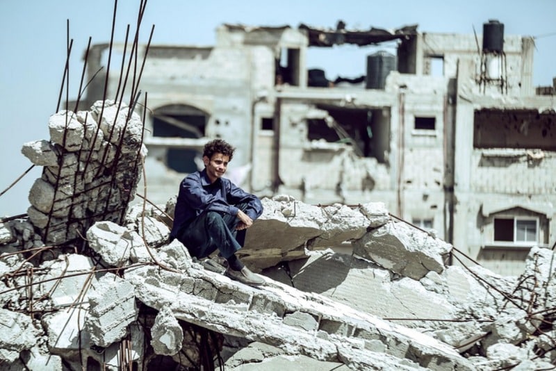 ليت الفتى حجر