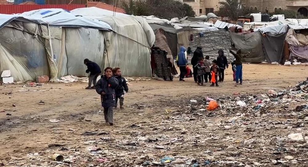 وسط صمت عالمي: غزة بين الجوع والنفايات