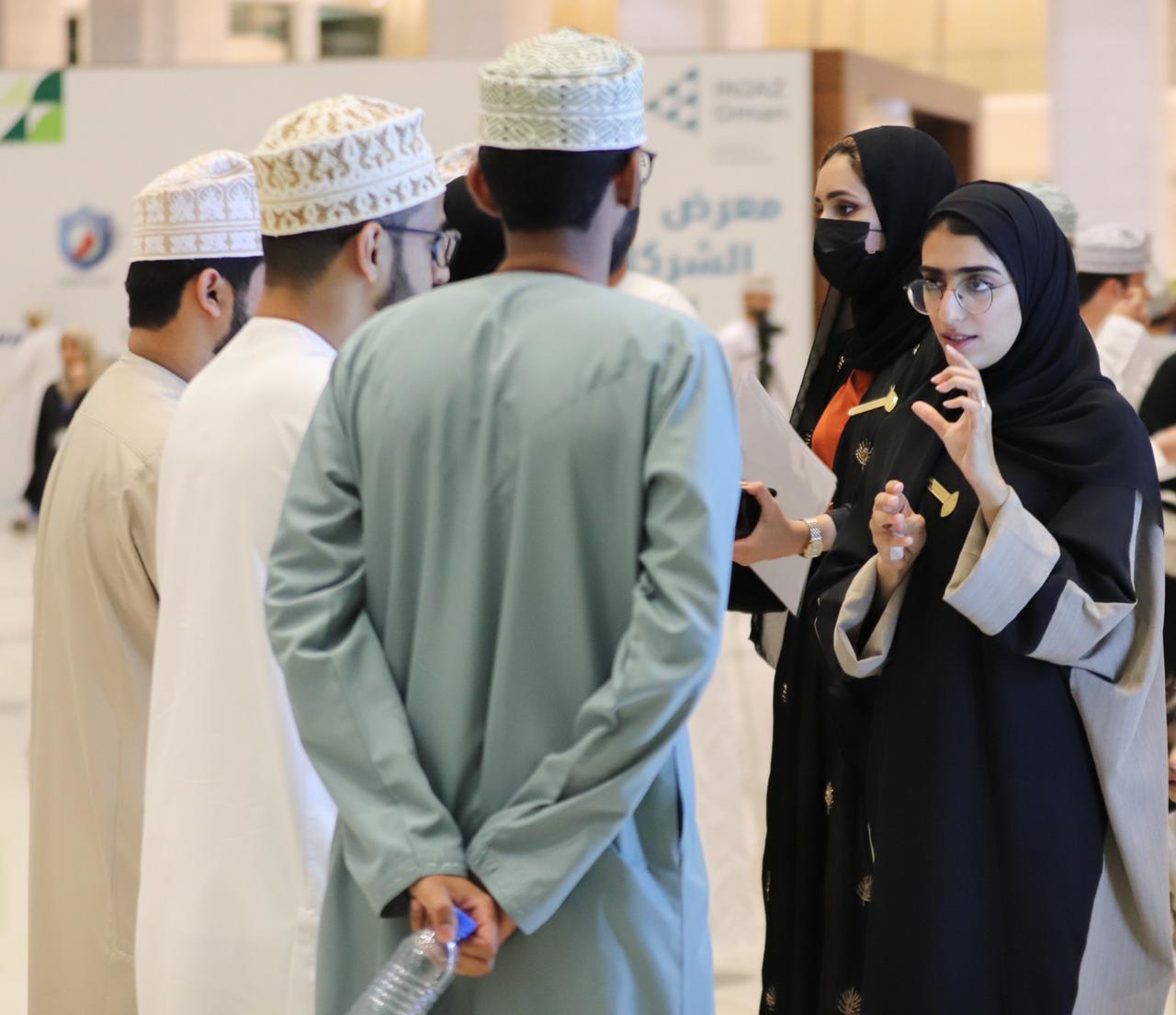 حل مشاكل الرطوبة في الجدران بمُنتَج عماني