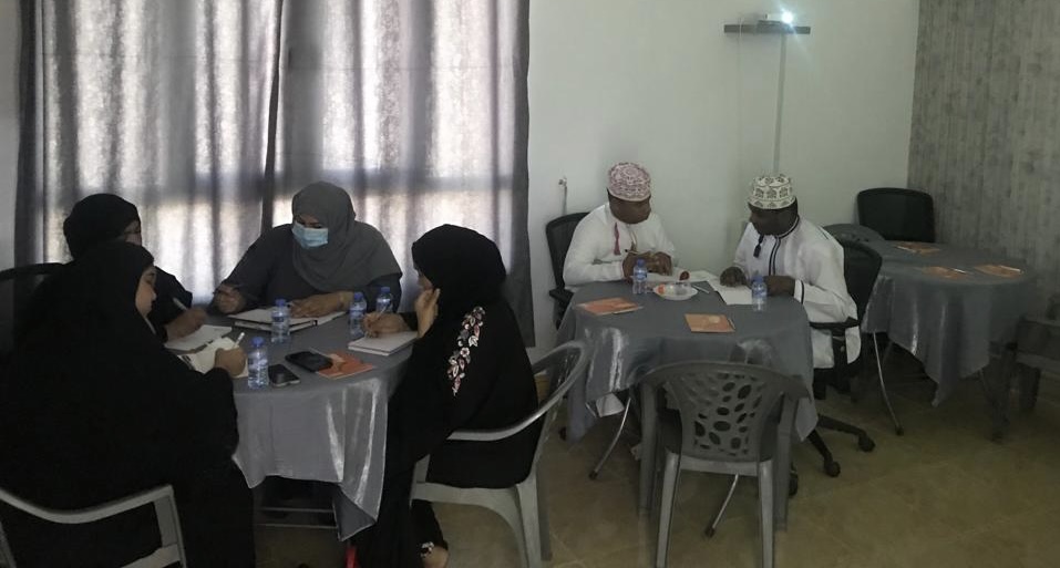 دورة تدريبية في الأمن والسلامة للمسجلين في جمعية الرحمة