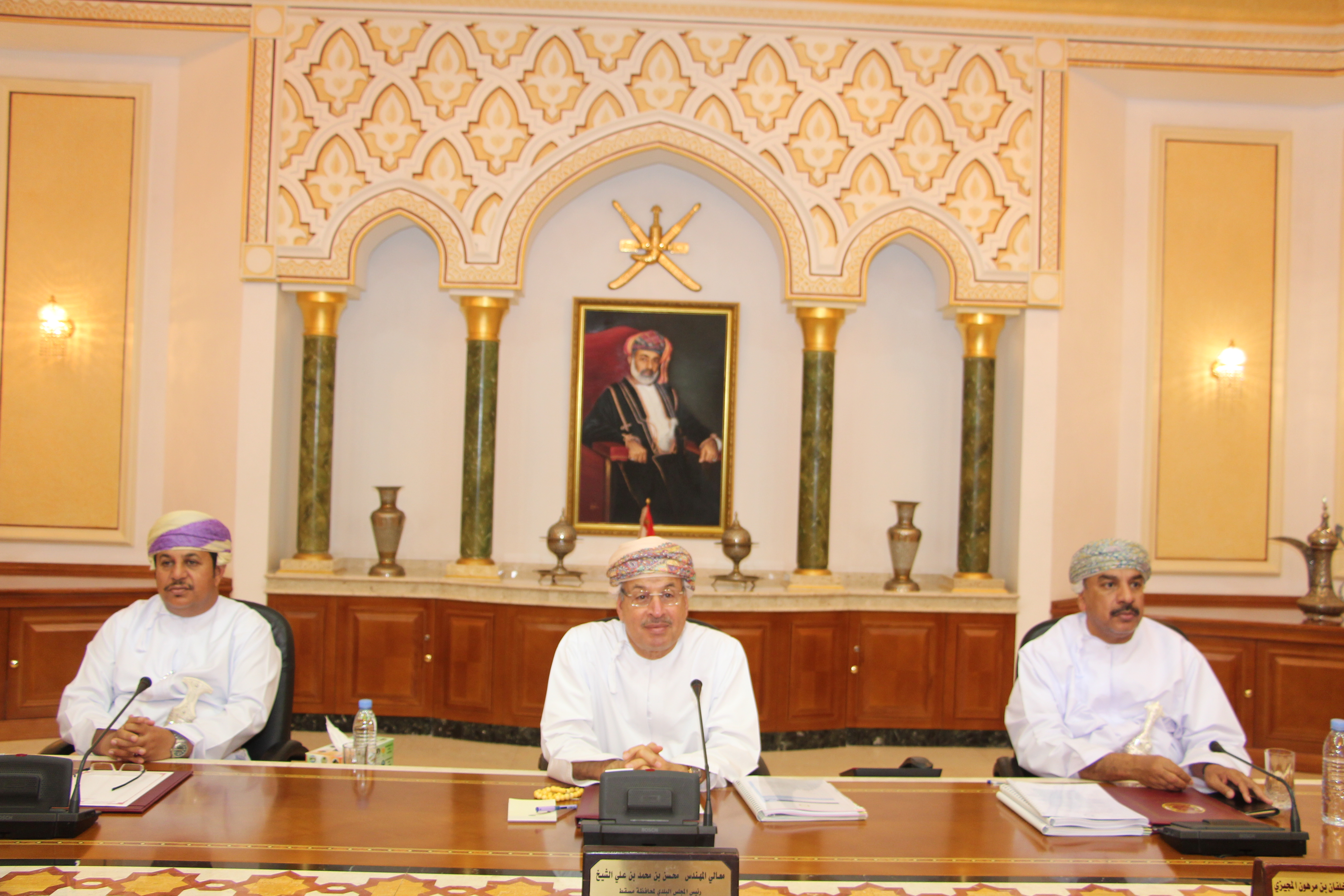 منها تخفيض رسوم بيع الأراضي السكنية: بلدي مسقط يصادق على عدة توصيات