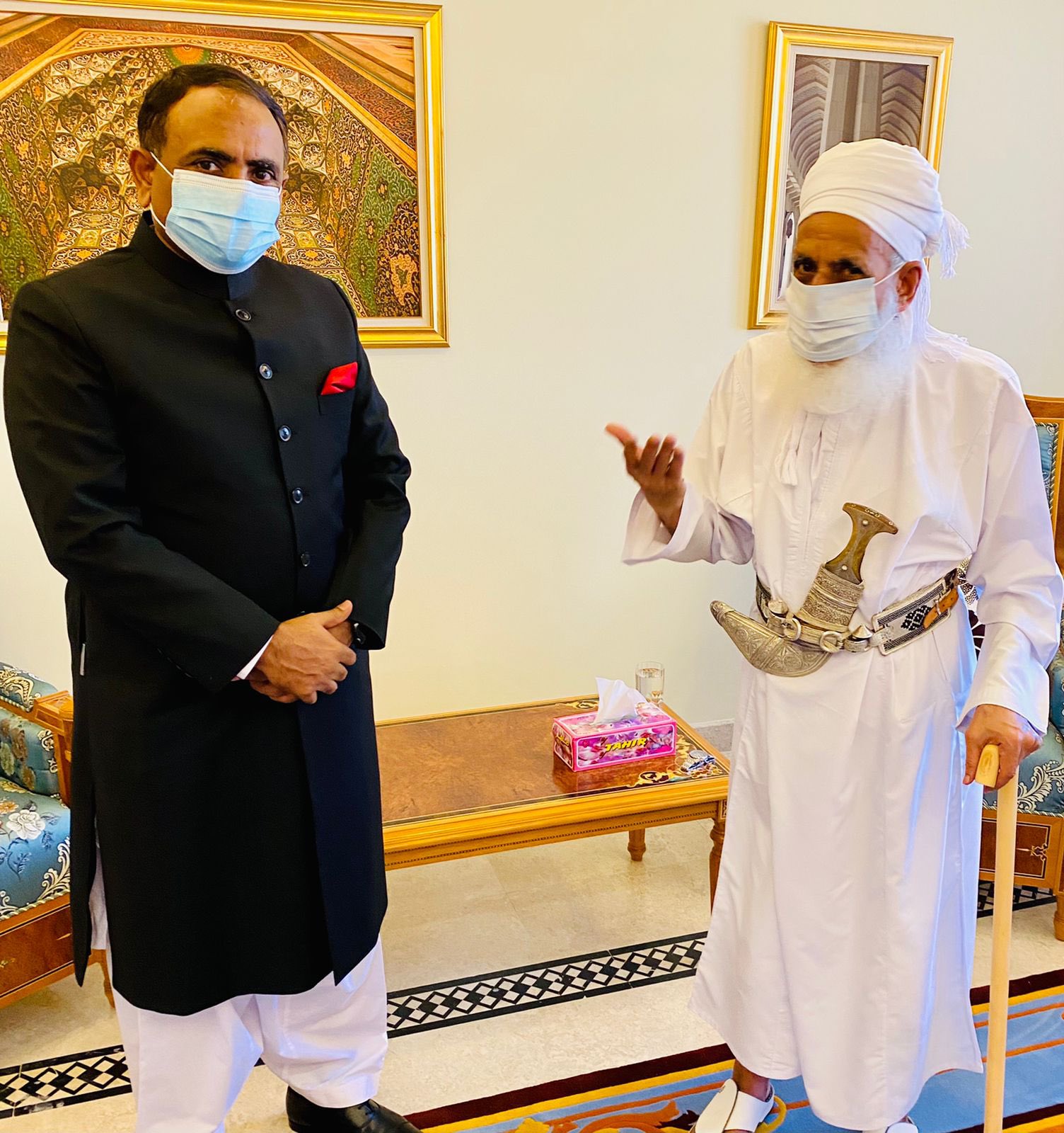 بالصور: السفير الباكستاني يزور سماحة الشيخ الخليلي